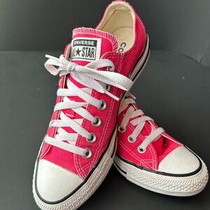 Converse Chuck Taylor All Star Unisex in Stunning Coral Color - Size W7/M5